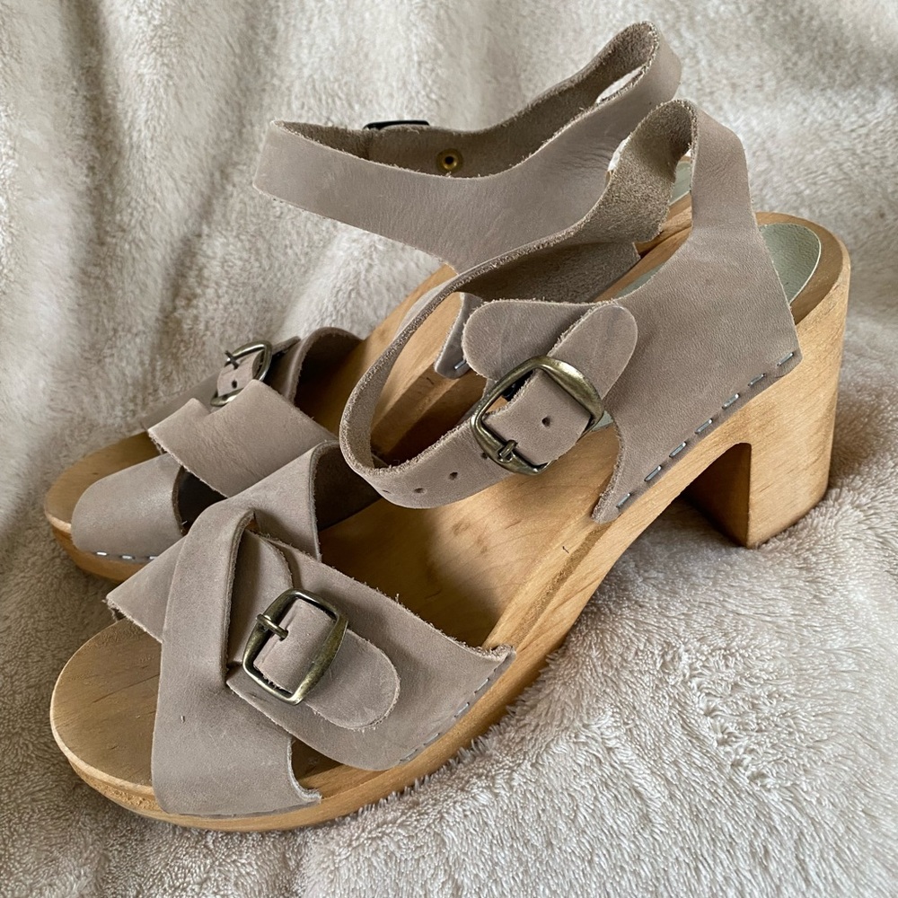 Nina Z wooden high heel clogs beige tan leather straps 40 9 9.5 10 Swedish